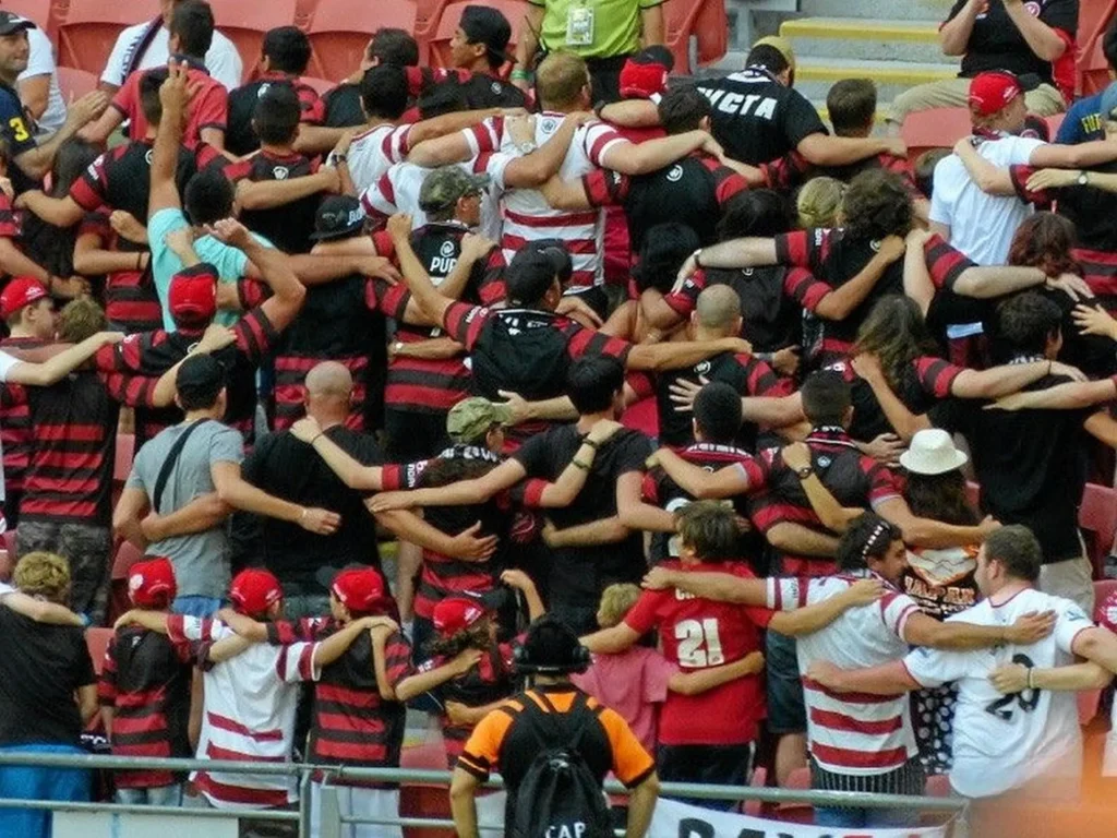 Samba orchestrates, Main delivers as Wellington Phoenix dismantle Wanderers in Sydney