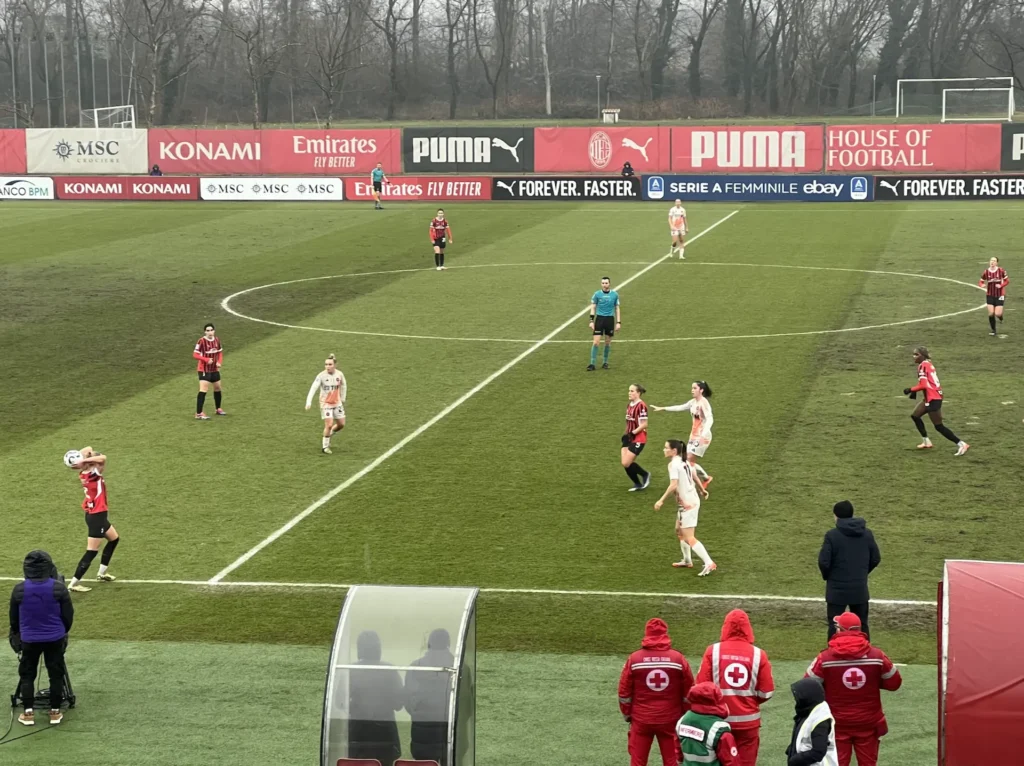 Roma in front, but the chasing pack refuses to give up!!